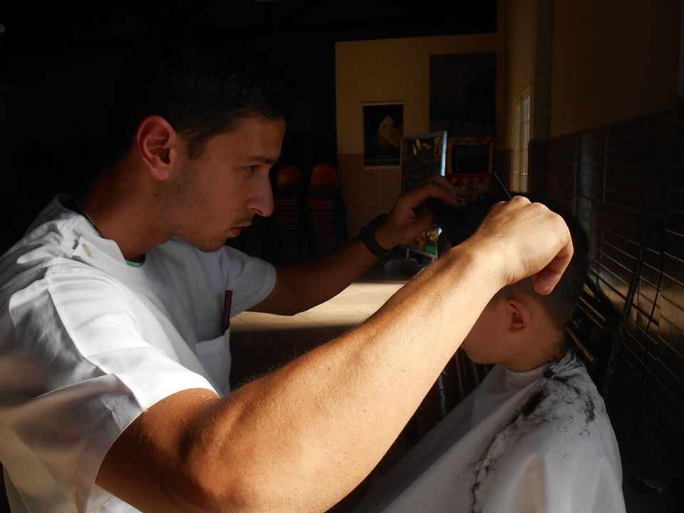 Corte de cabelo volunt�rio Col�gio Passionista Santa Luzia
