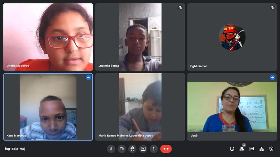 O 4� A - Participa ativamente das aulas on-line Col�gio Passionista Santa Luzia