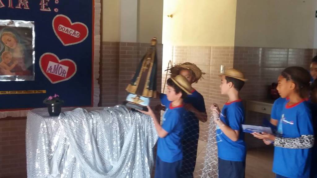 M�s de maio Col�gio Passionista Santa Luzia