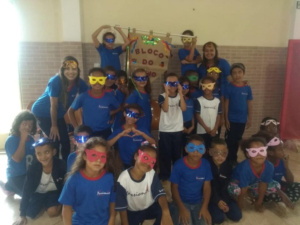 Muita alegria e brincadeiras de carnaval Col�gio Passionista Santa Luzia